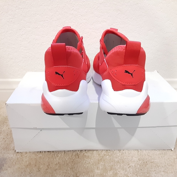 Puma - Picture 3 of 4